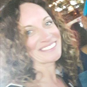 Meet your Posher, Carolyn